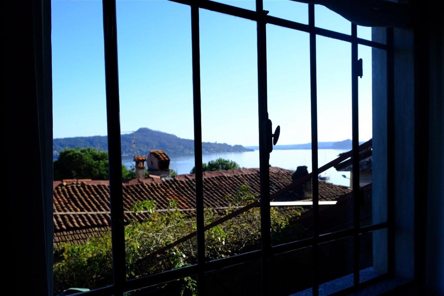 Garden Apartment Lesa Bagian luar foto